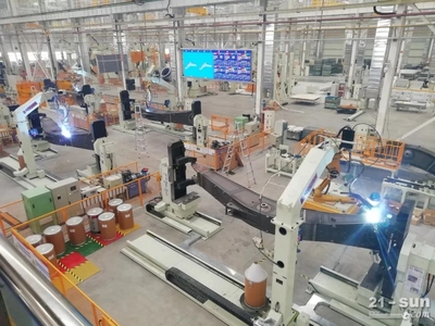 【臨距離】兩百&ldquo;悍將&rdquo;闖碼頭,張灼華道出事業成功的秘密